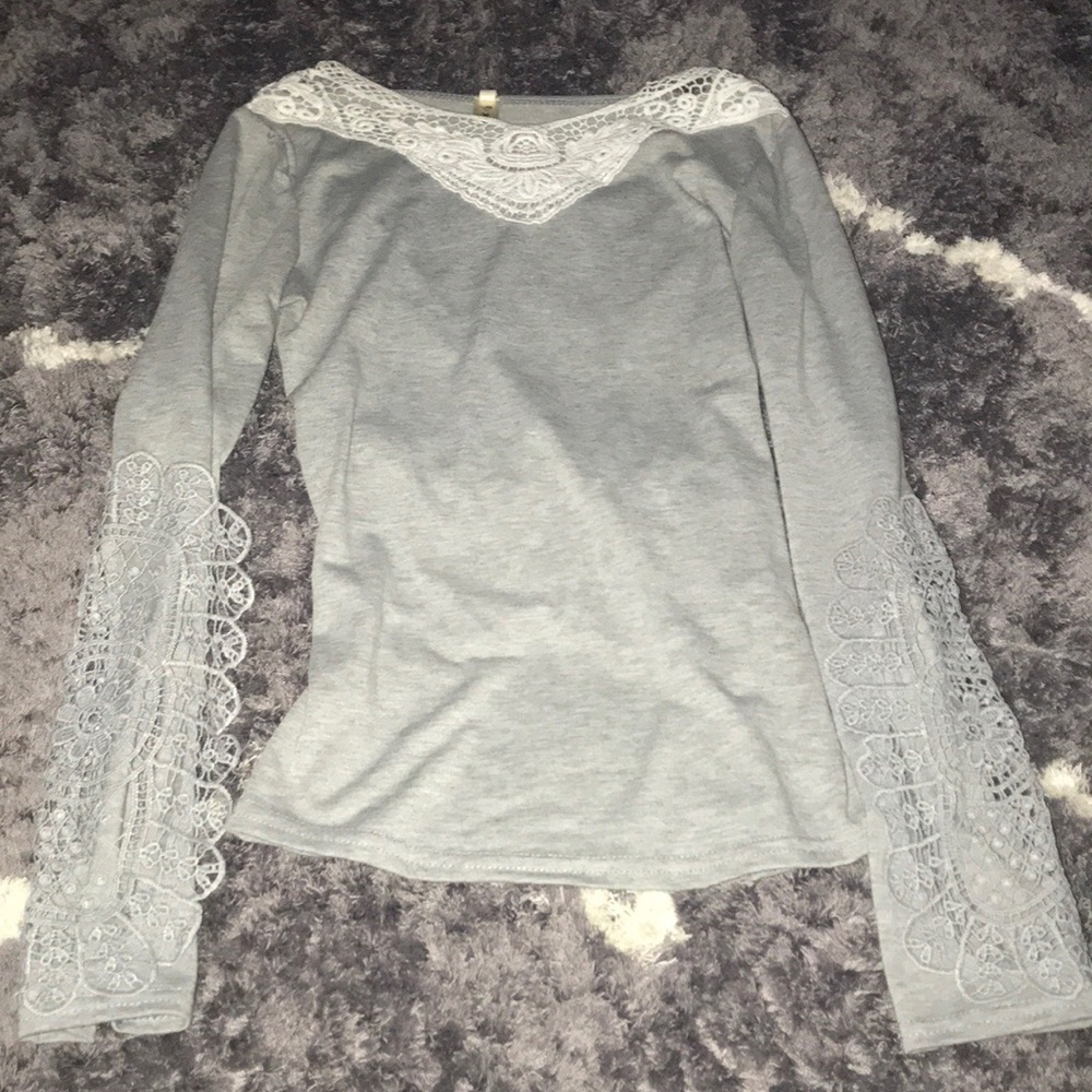Long sleeve gray shirt